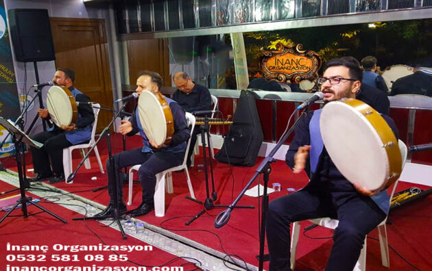 İlahi grubu organizasyonu