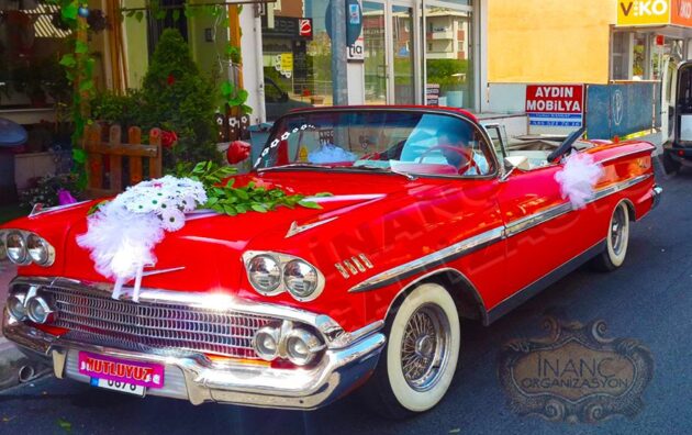 klasik araç kiralama kırmızı