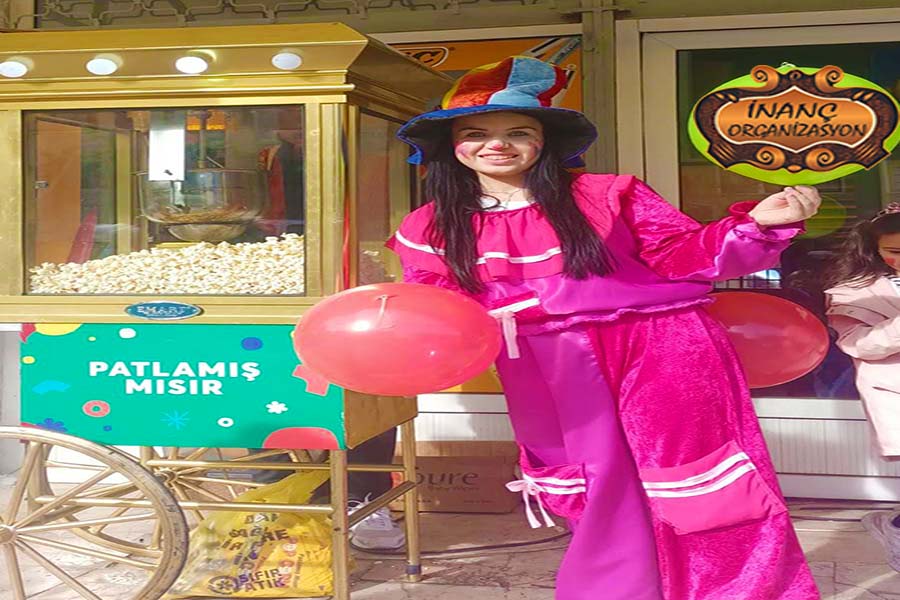 Sünnet düğünü için popcorn arabası