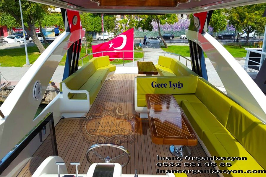 Boğazda yatta çay keyfi organizasyonu