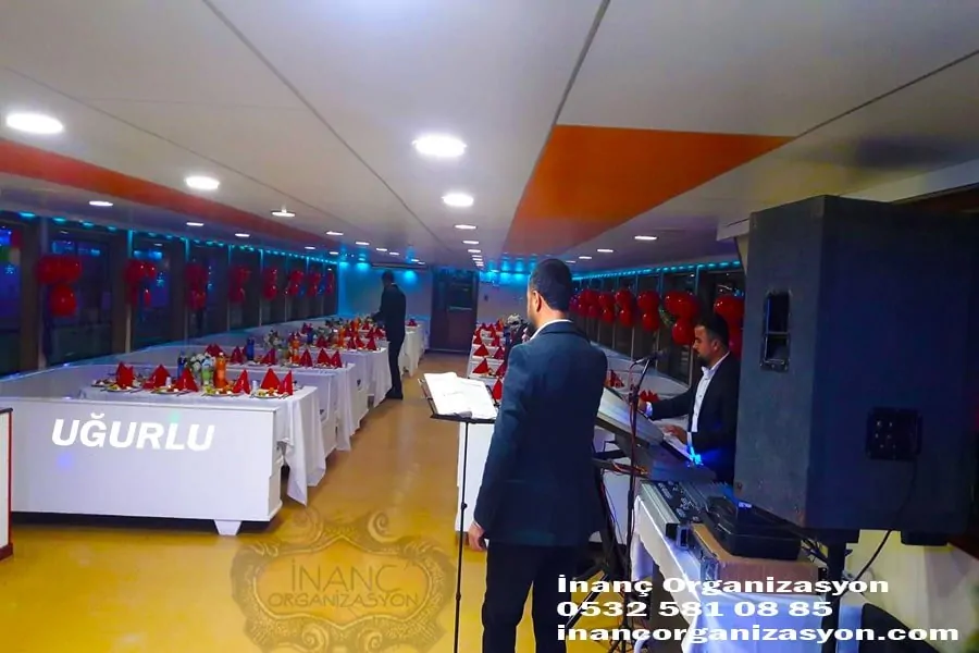 Boğazda evlenmek Kaç TL