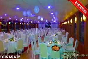 Bogazda Is Toplantilari Icin En Buyuk Tekne Devasa