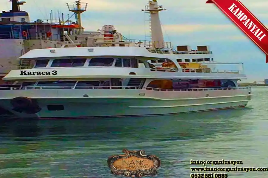 Hafta sonu Boğazda semazen gösterisi yapılan tekneler