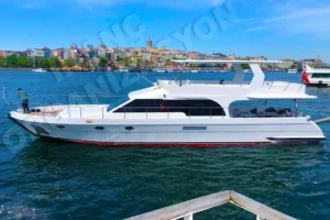 Teknede Aksam Yemegi